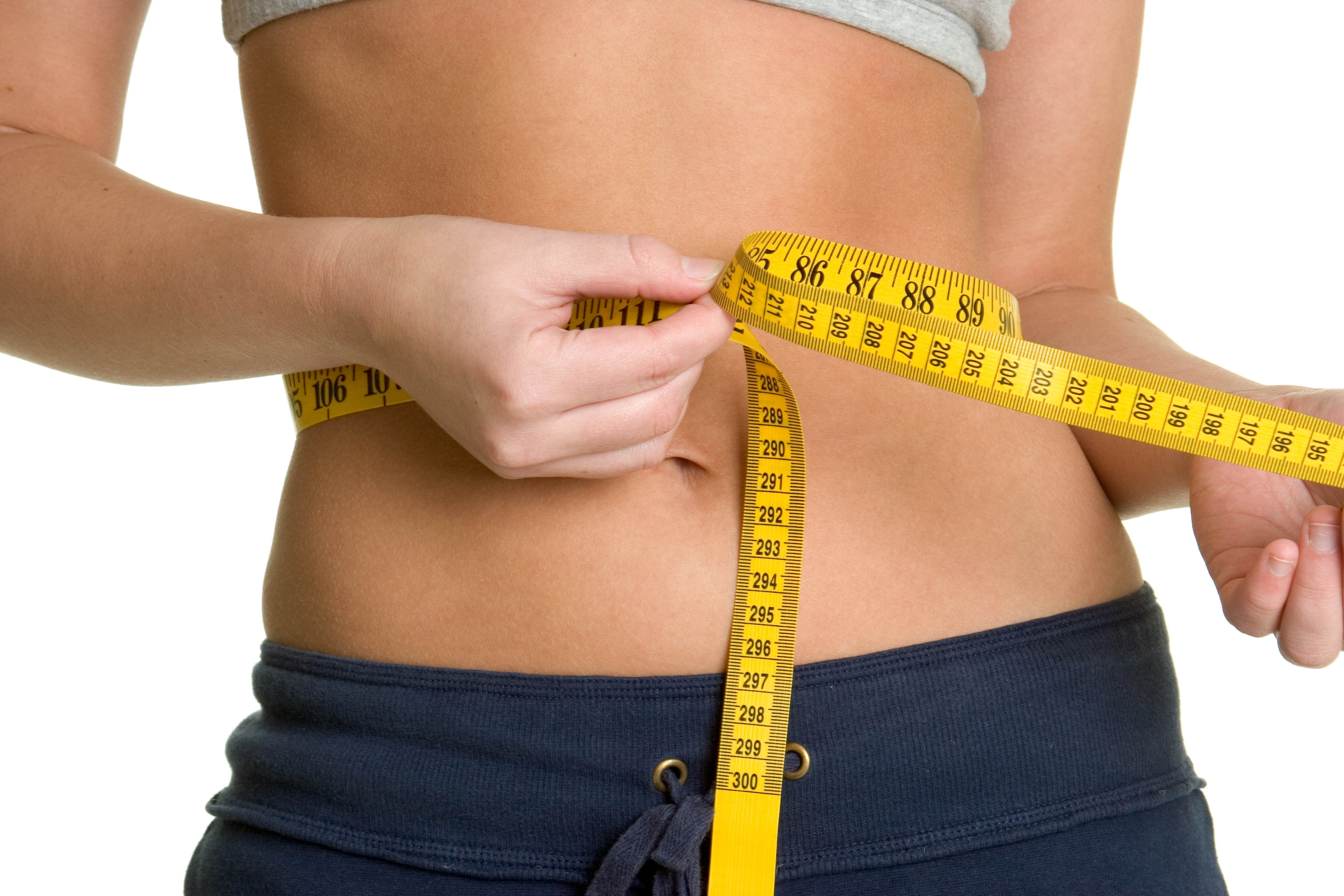 measuring stomach with measuring tape